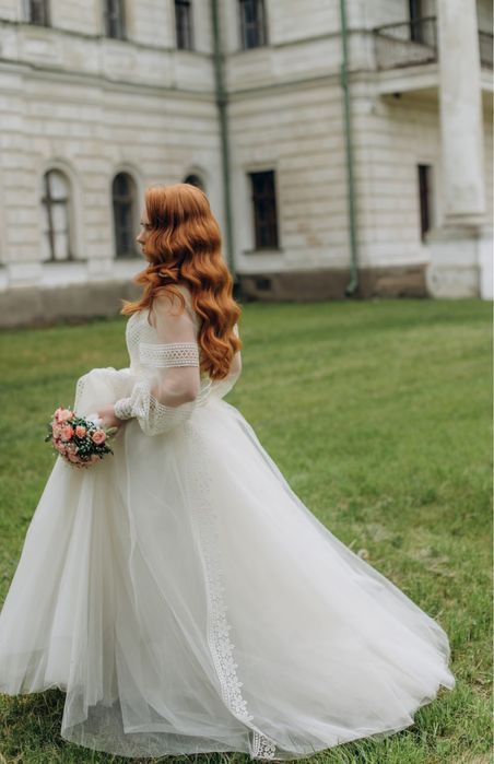 Весільна сукня