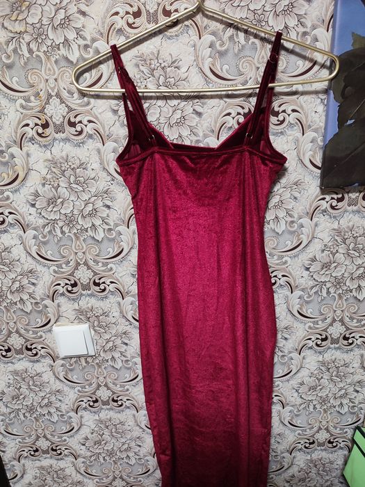 Вишуканий одяг на вечір