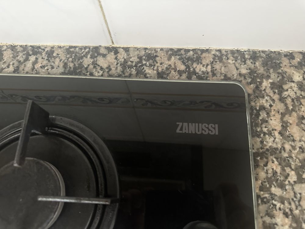 Placa de encastrar a  gás Zanussi