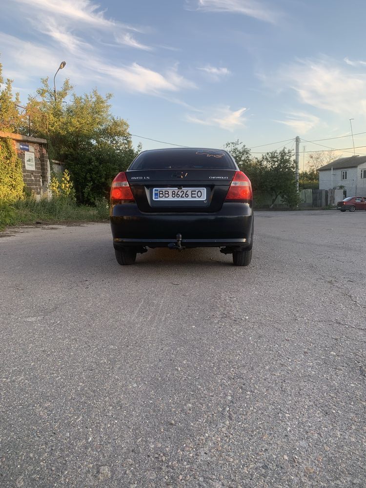 Продам семейную машину шевроле авео 1,5 газ/бензин