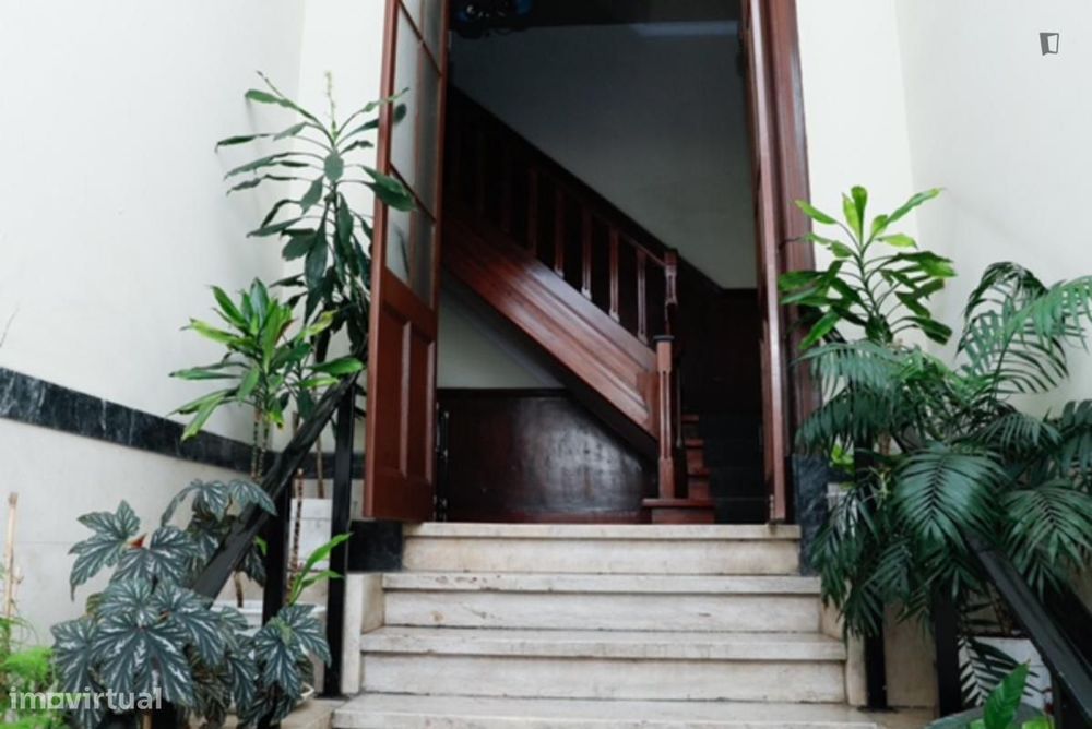 Quarto - localizado em Benfica Lisbon