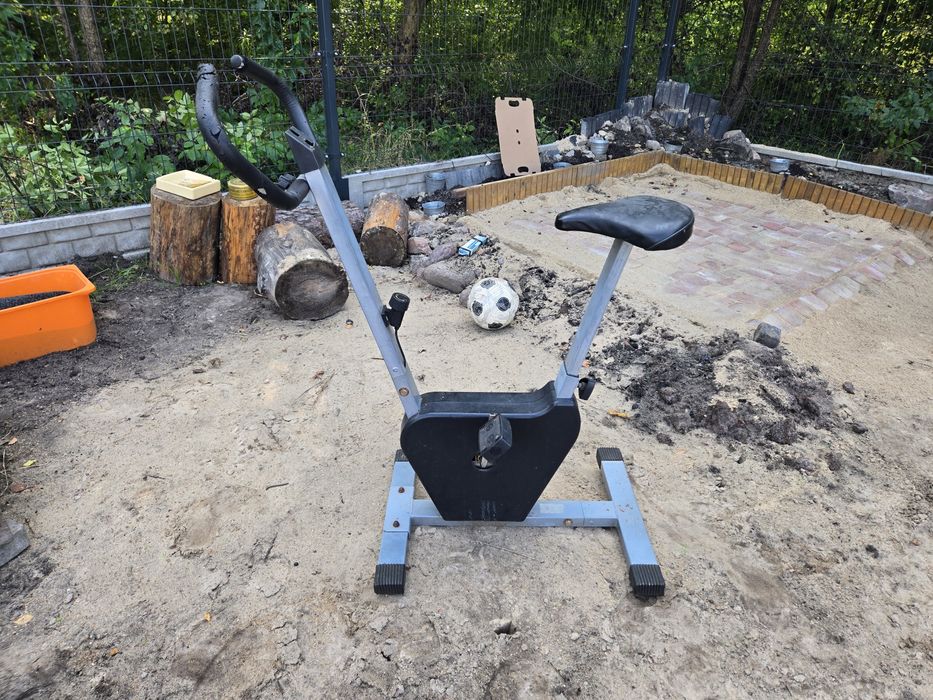 Rower stacjonarny na siłownie | treningowy , sprawny.