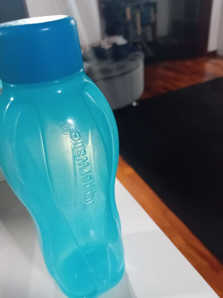 Garrafa tupperware