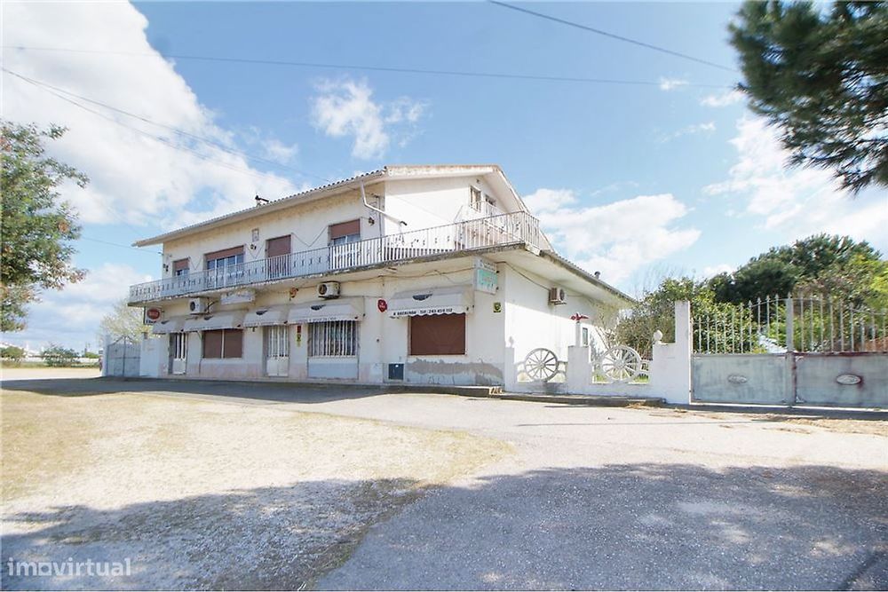 Moradia T4 para venda