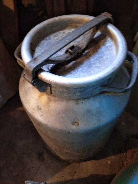 Продаю бидон на50 л.