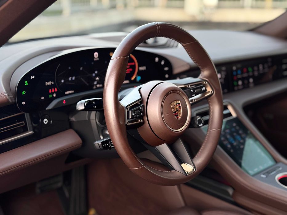 Porsche Taycan  Turismo 2022