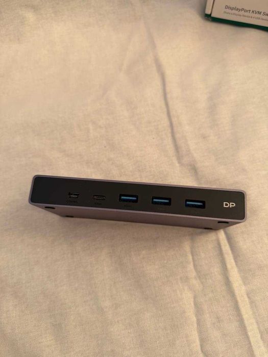 Przełącznik KVM Ugreen DisplayPort 8K