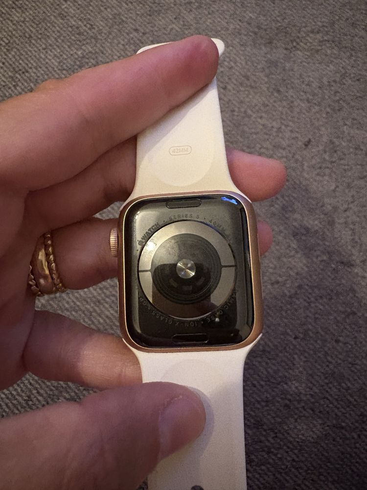 Apple Watch 5 40 dourado