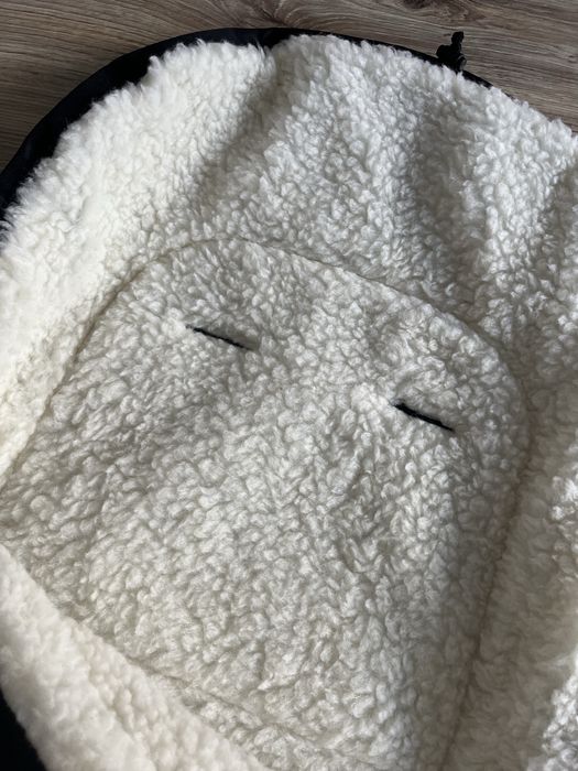 Wełniany śpiworek do wózka