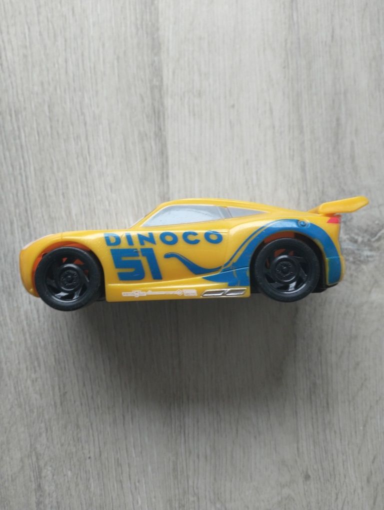 Auto Cruz Ramirez-  z bajki auta 3
