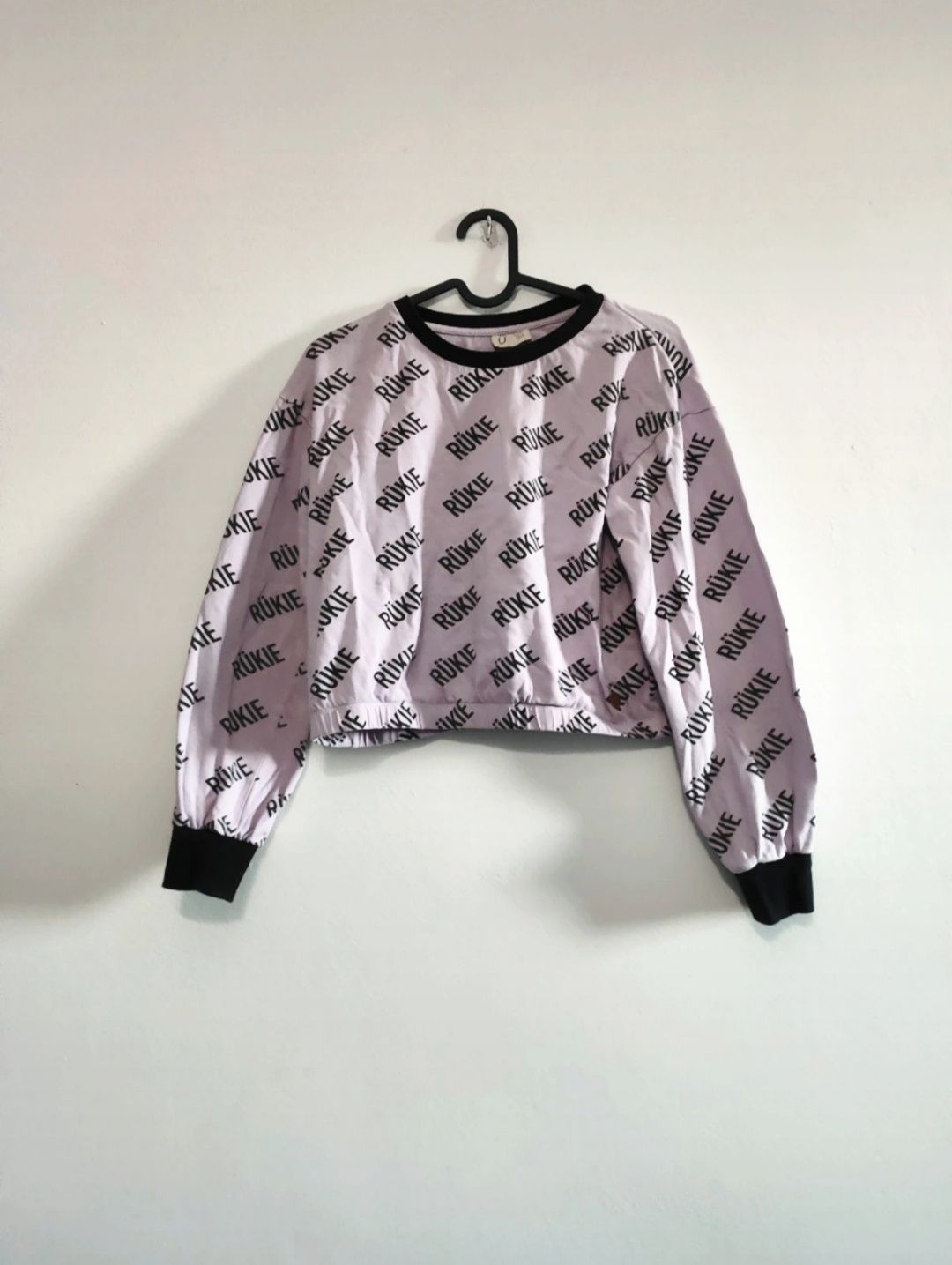 fioletowa bluza crop top