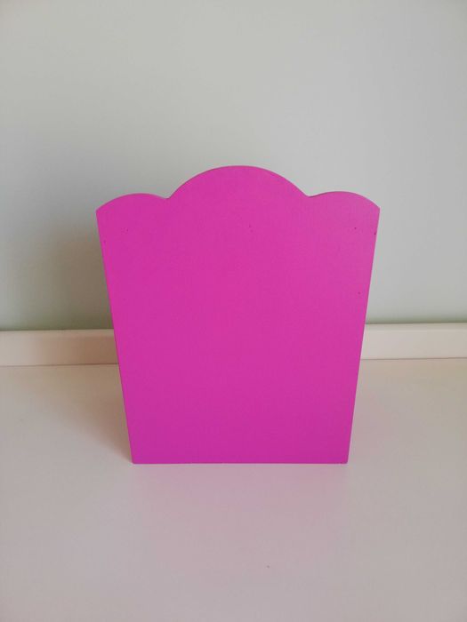 Candeeiro e Caixa para guardar fraldas com o nome Madalena