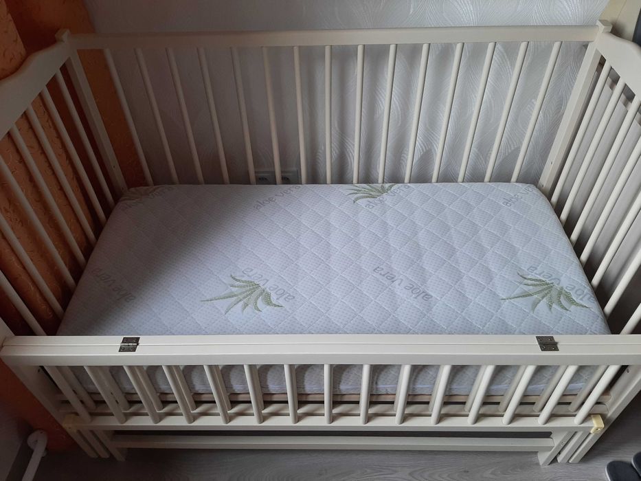 Дитяче ліжко з маятником + бортики з постілю