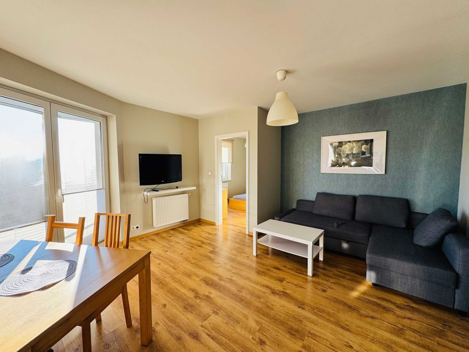 4 pokoje, parking ,taras , komórka