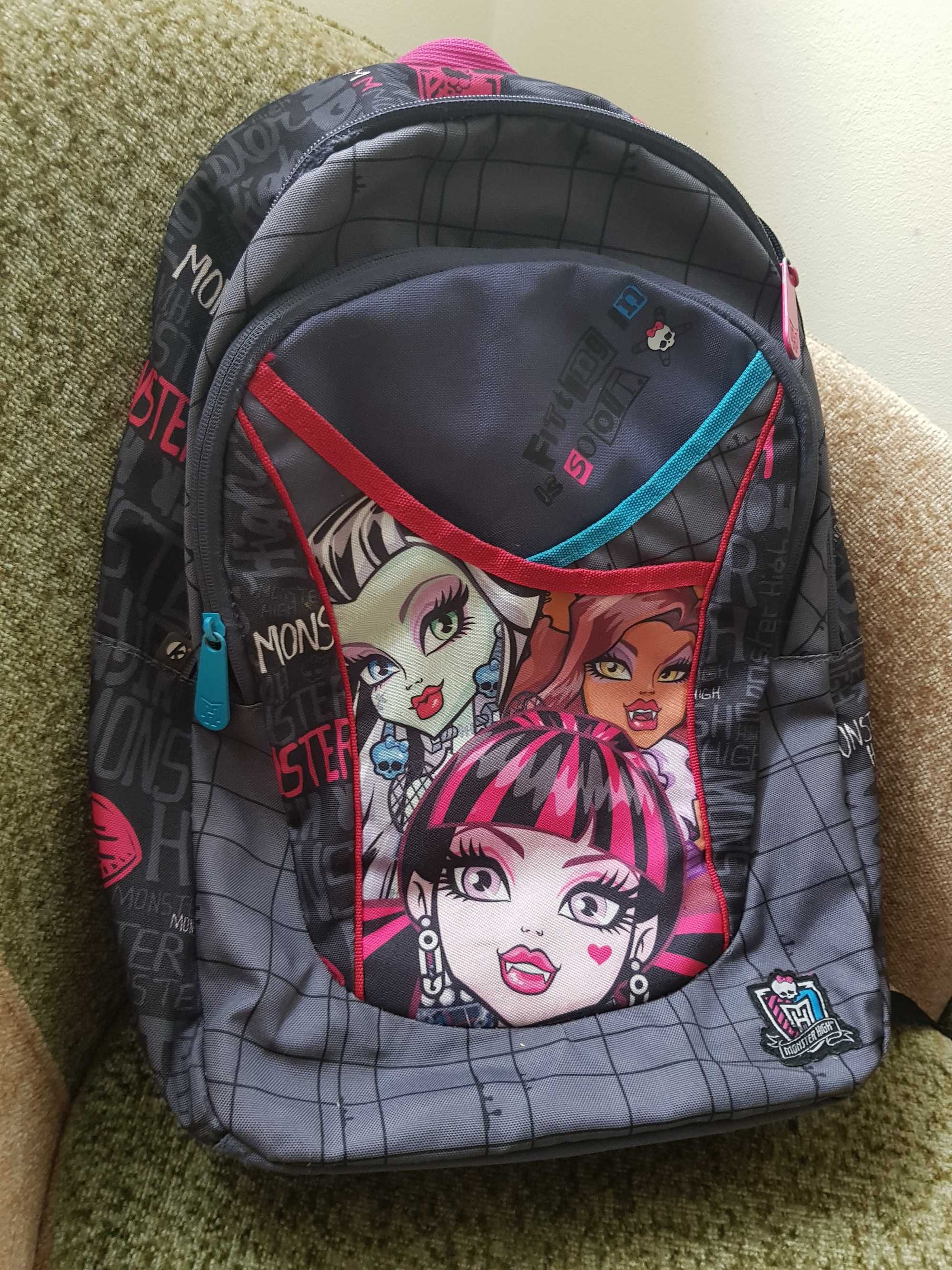 Zestaw Monster high plecak, worek, piórniki i pudełko