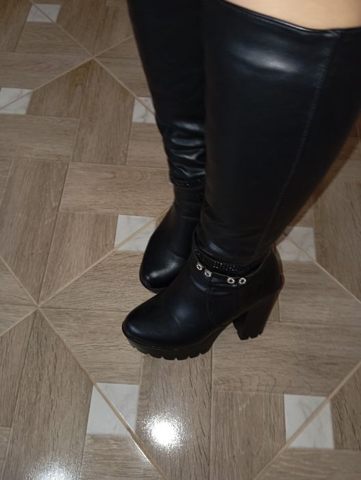 Зимові сапожки на тракторній подошві