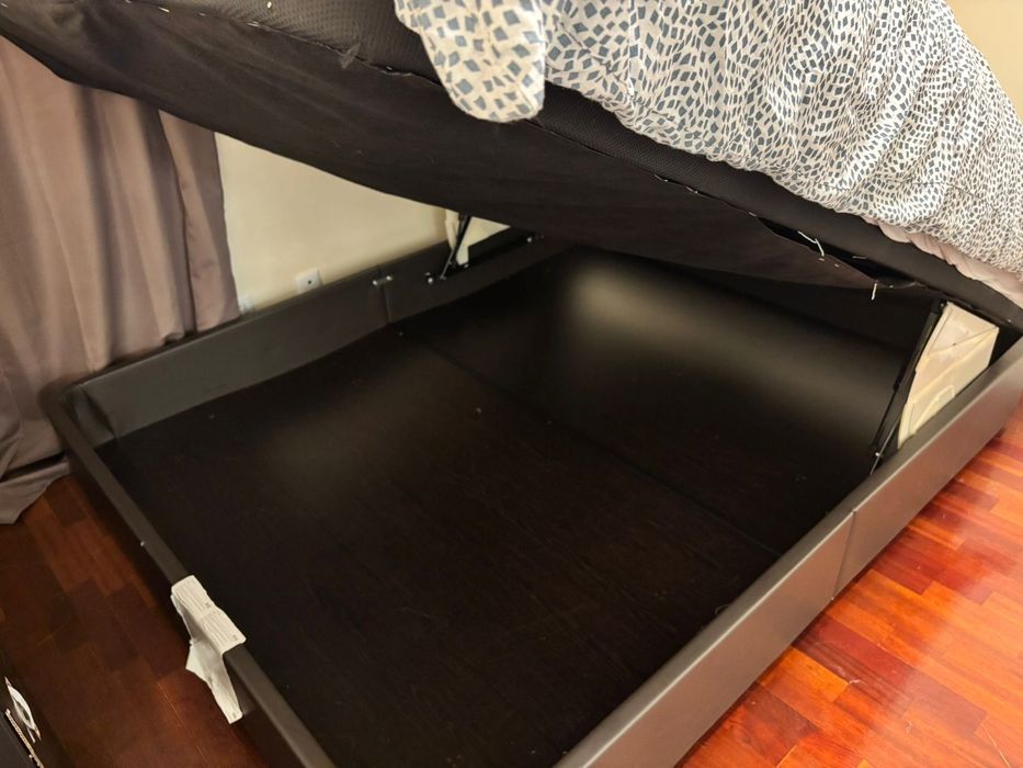 Estrut cama estofada c/arrumação + colchao ikea