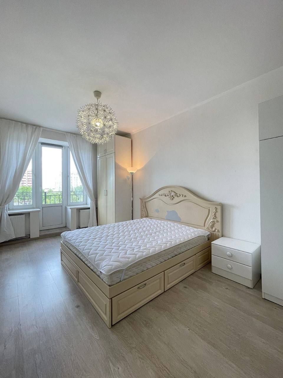 Продам 2 ком с АО,Центр, Закрытая территория,Мебель, Техника