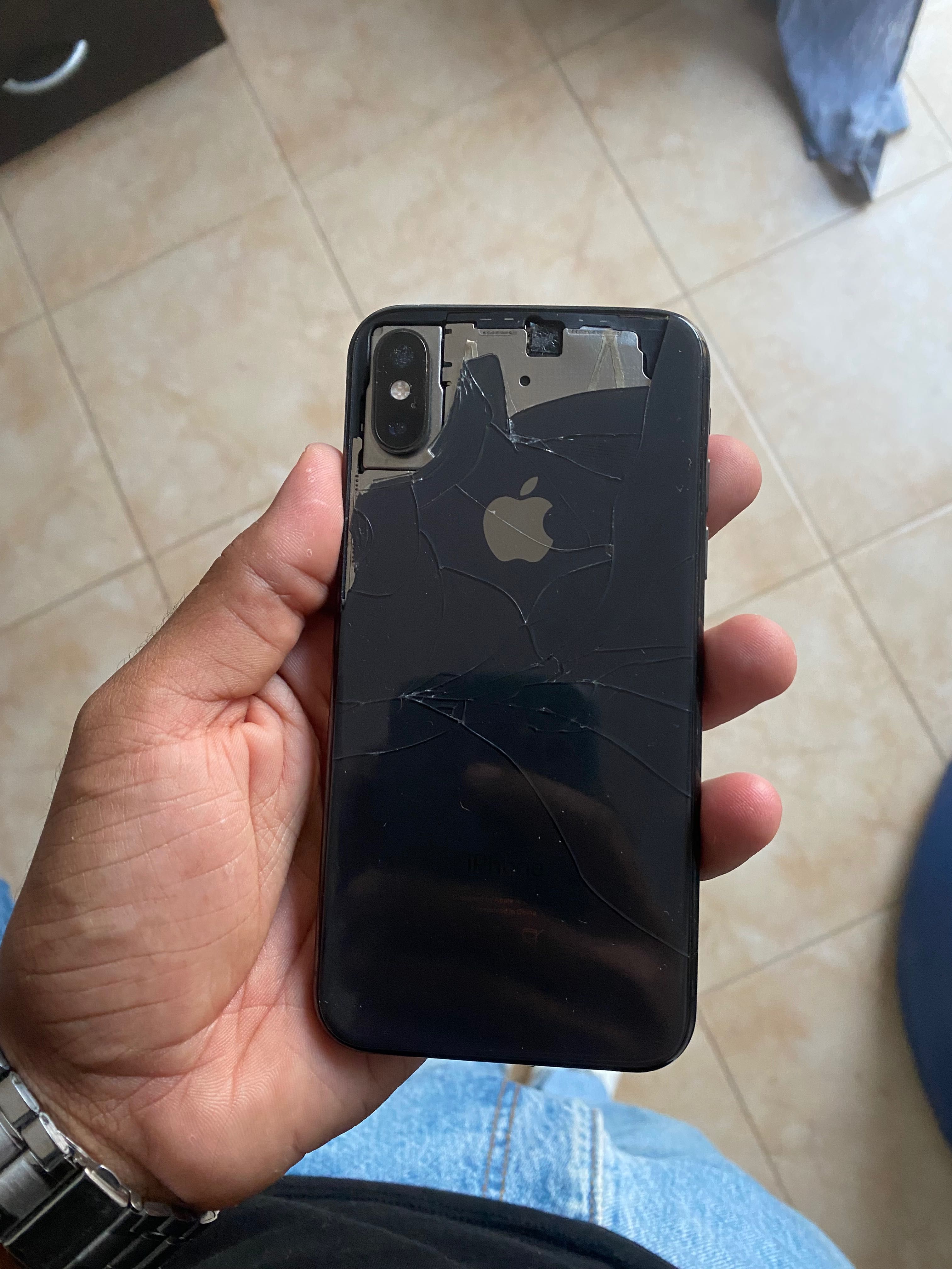 iPhone XR apenas para retirada de peças  30,00