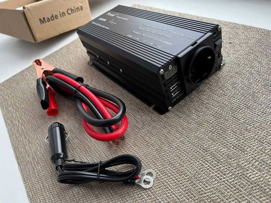 Перетворювач напруги з 12 в 220V. Інвертор FOVAL 2200W,  Чистий синус.