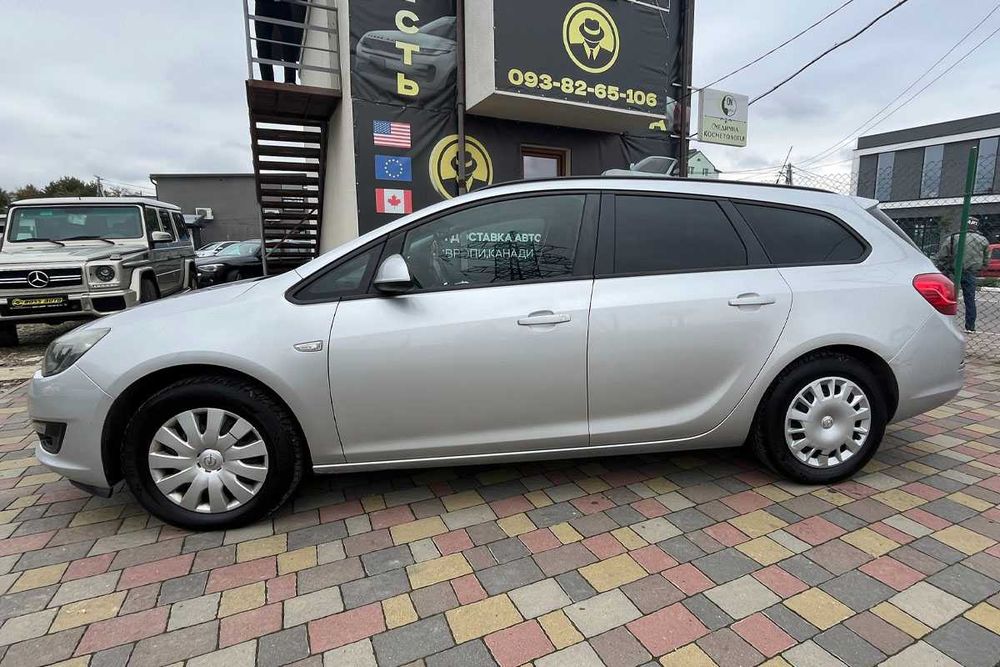 Opel Astra 2013 рік