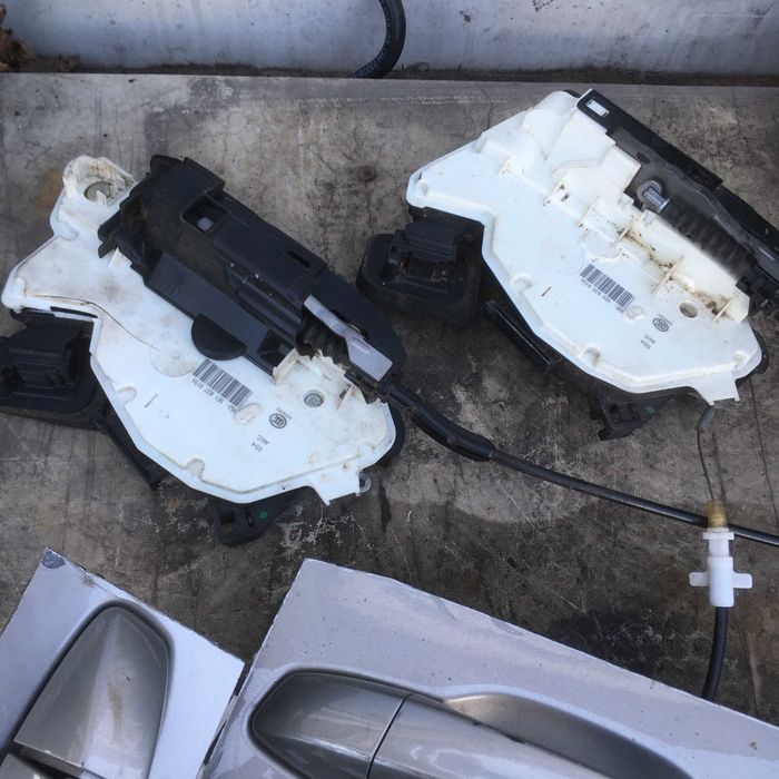 amortyzatory sprężyny tył lewe prawe zamek  octavia III kombi