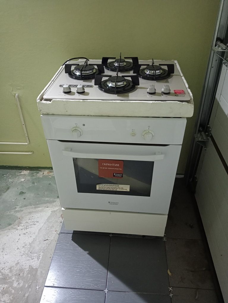 Piekarnik i kuchenka wraz z szafką