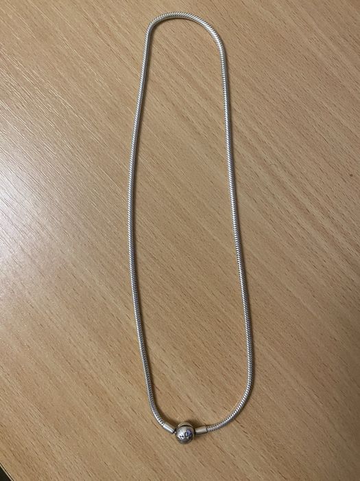 Намисто із логотипом Pandora