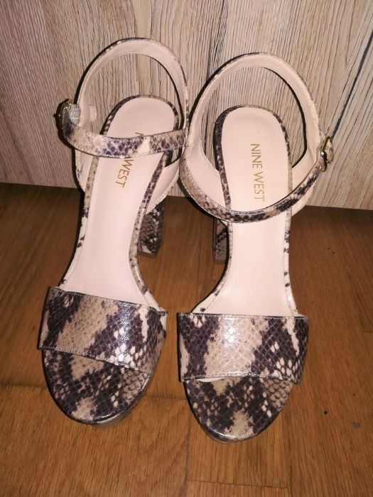 Sandálias Nine West 35