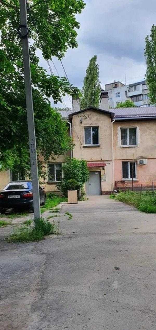 Продам 3-х к. квартиру на Бреуса/Скворцова. Свой гараж и двор.