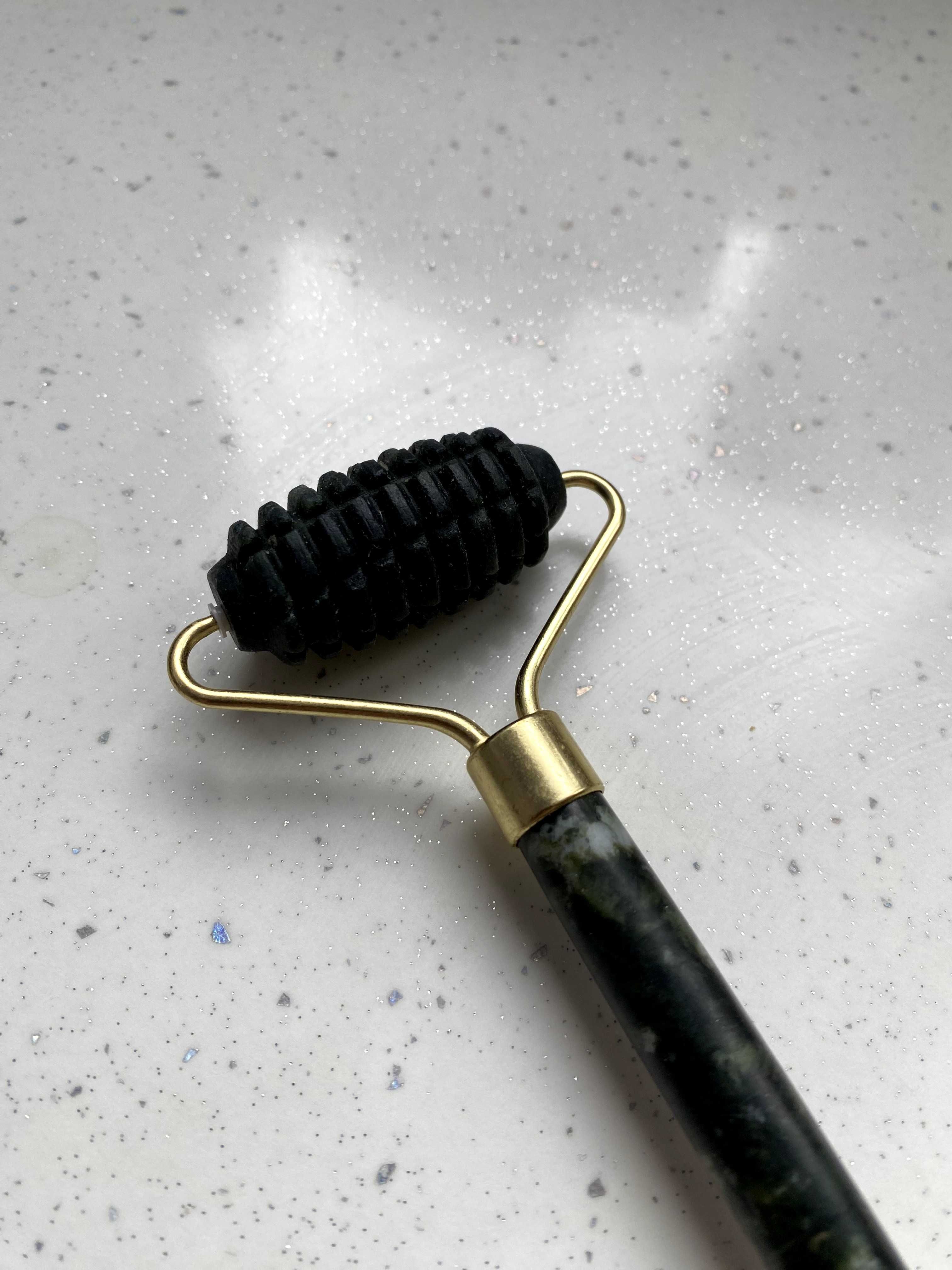 Roller Jadeitowy do masażu twarzy