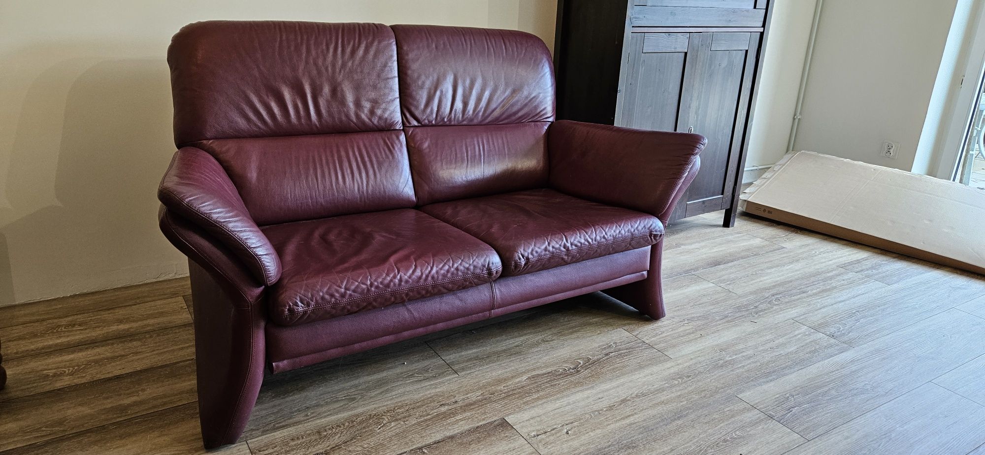 Piękna skórzana sofa