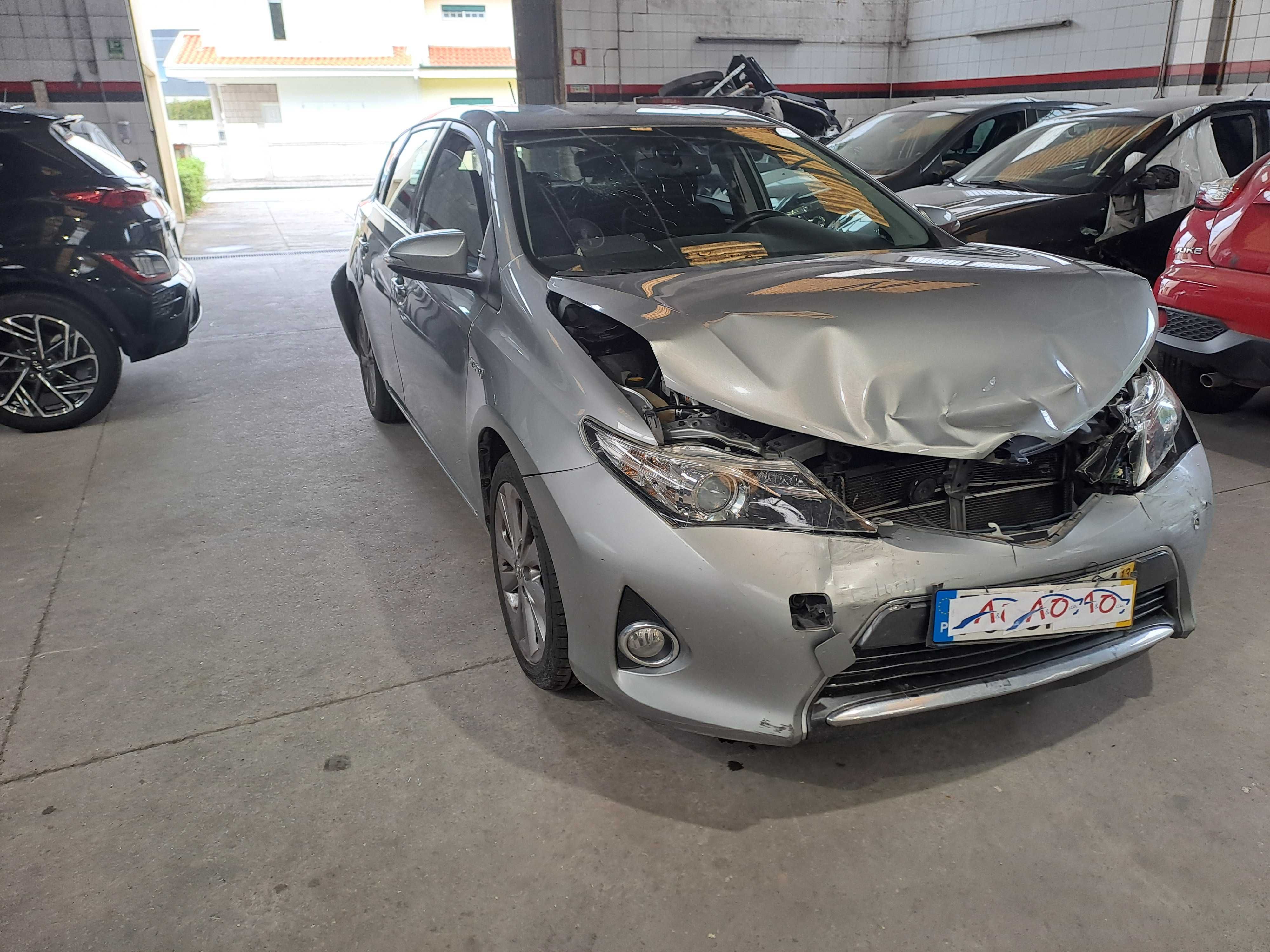 Salvado Toyota Auris Hybrid de 2013
