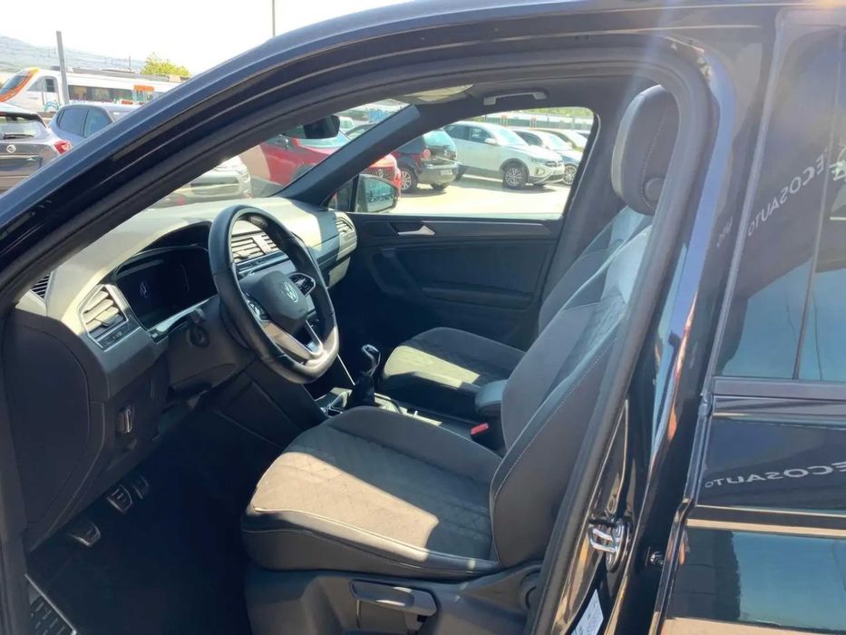 Volkswagen Tiguan R-Line      2022