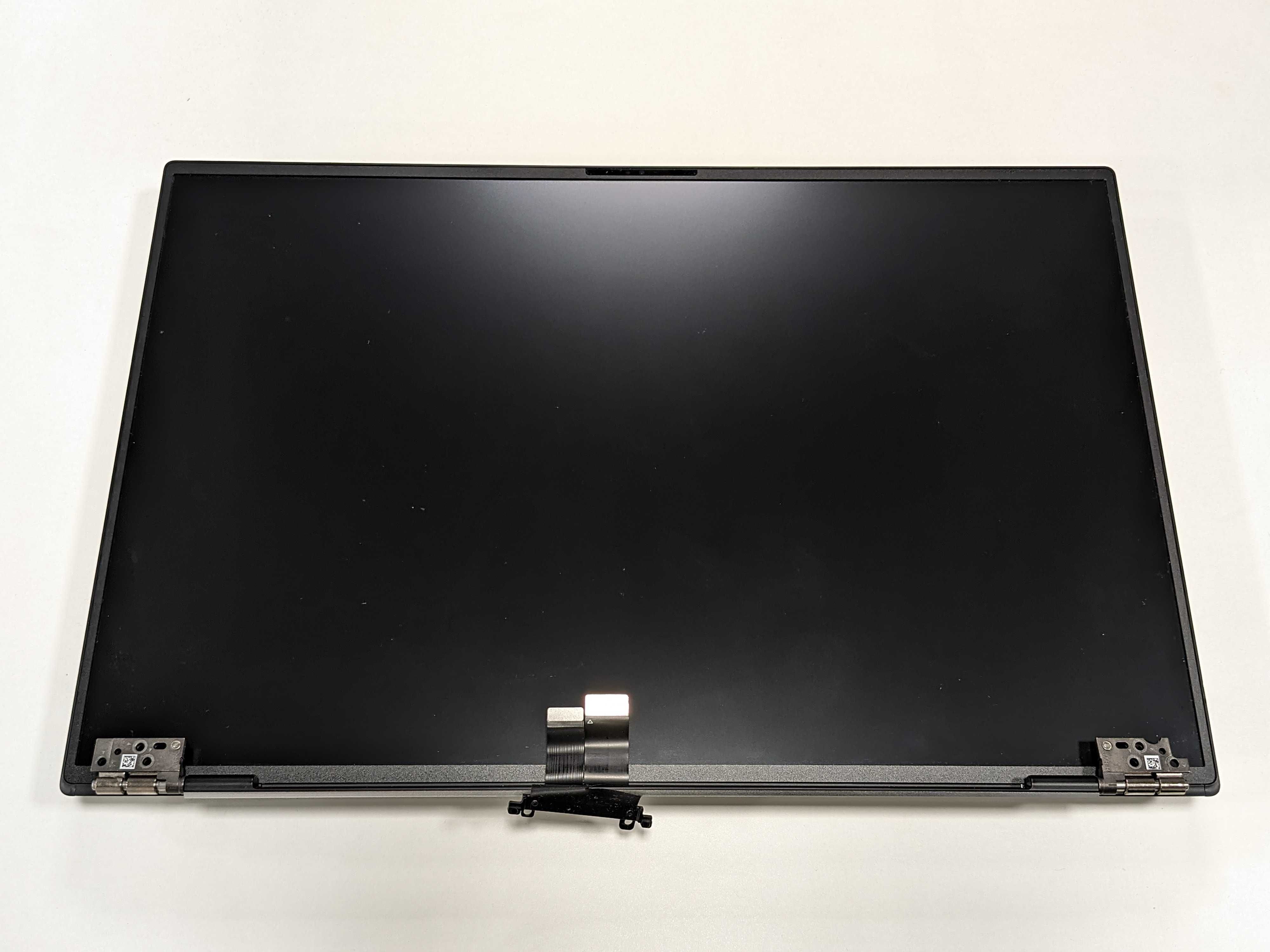 Екран Dell XPS 17 FHD+ з пухирцями на плівці панелі