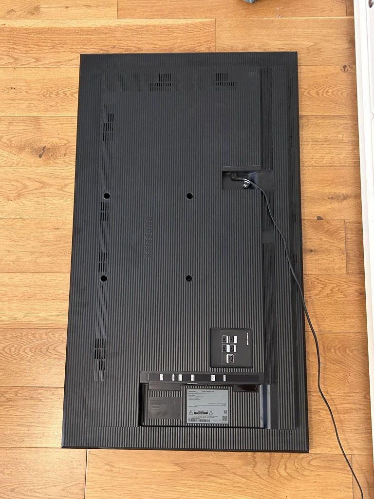 Telewizor SAMSUNG QB43R 43 cale