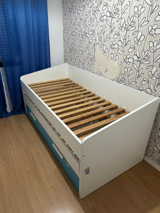 Cama dupla c/gavetas semi-nova