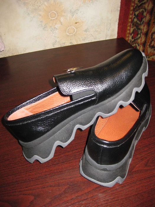 Продам кожаную осеннюю женскую обувь 41 разм.