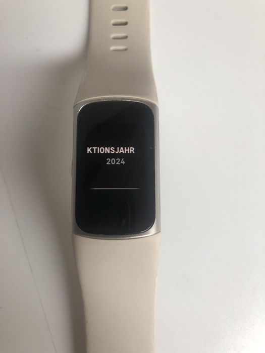 Fitbit charge 6 porcelain