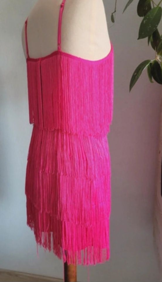 Różowa sukienka,  frędzelki, r. S/36