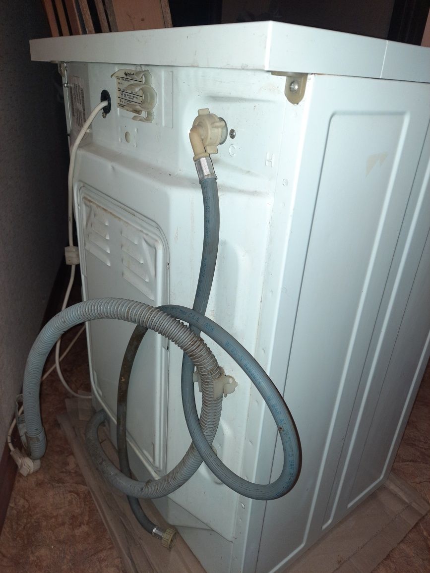 Пральна-сушильна машина indesit wdn 2296 xwu