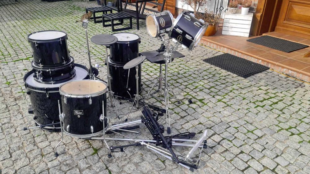 Zestaw perkusji różne elementy