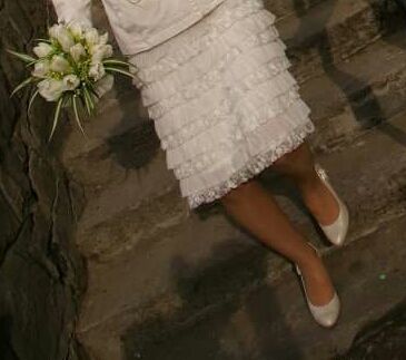 Ecru szpilki,skórzane,ślubne,38 stan b.dobry skóra