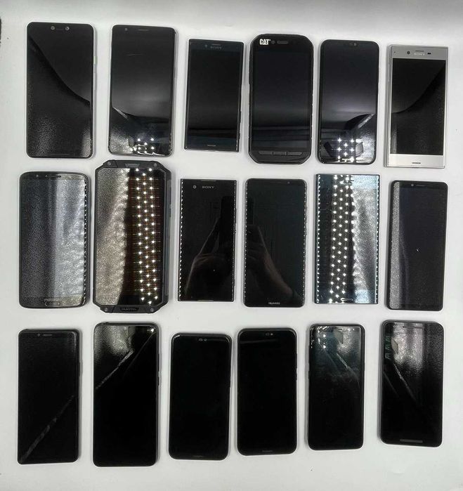 Телефони на запчастини — Motorola, Xiaomi, CAT