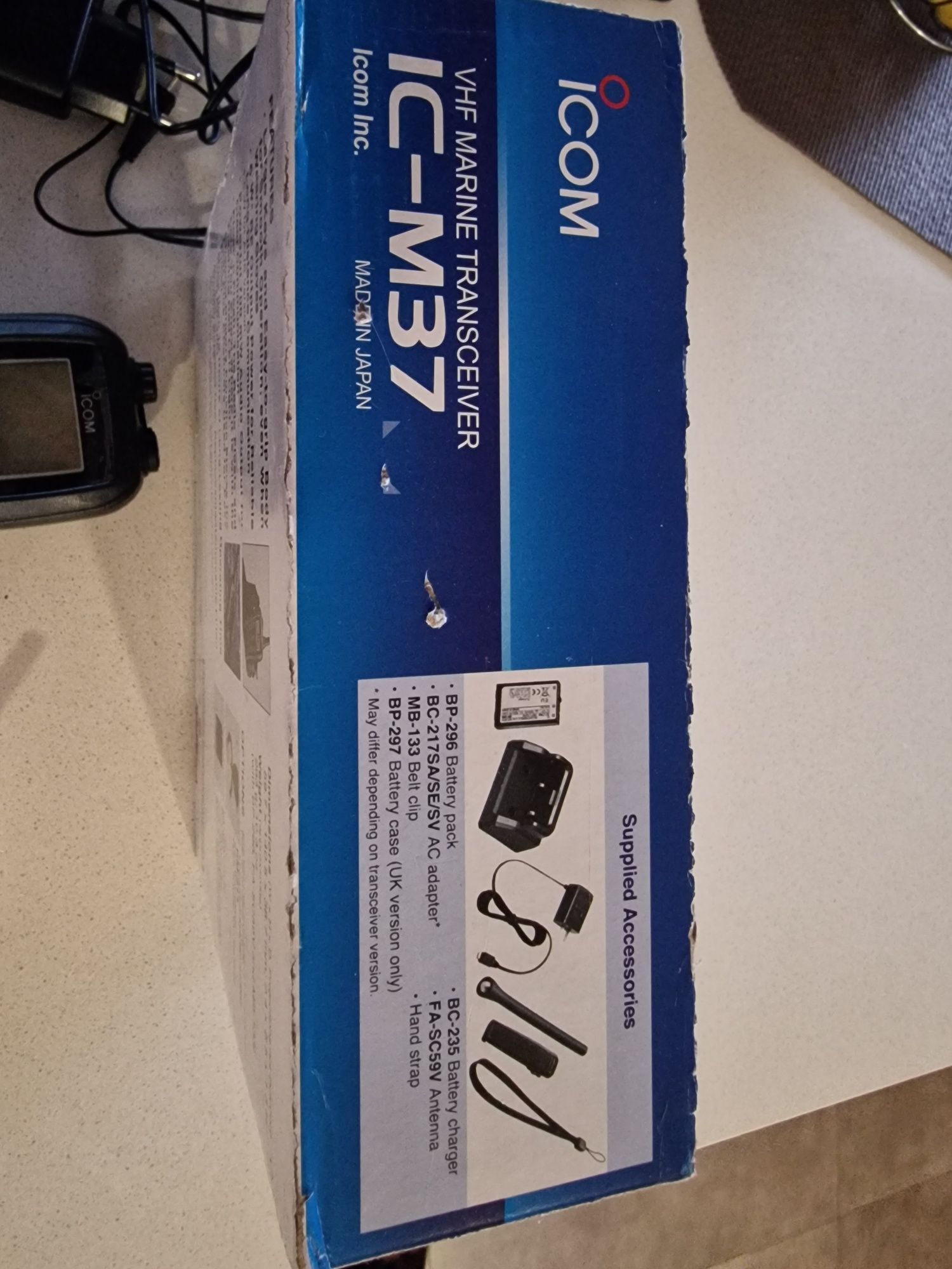 Rádio náutico Icom IC- M37