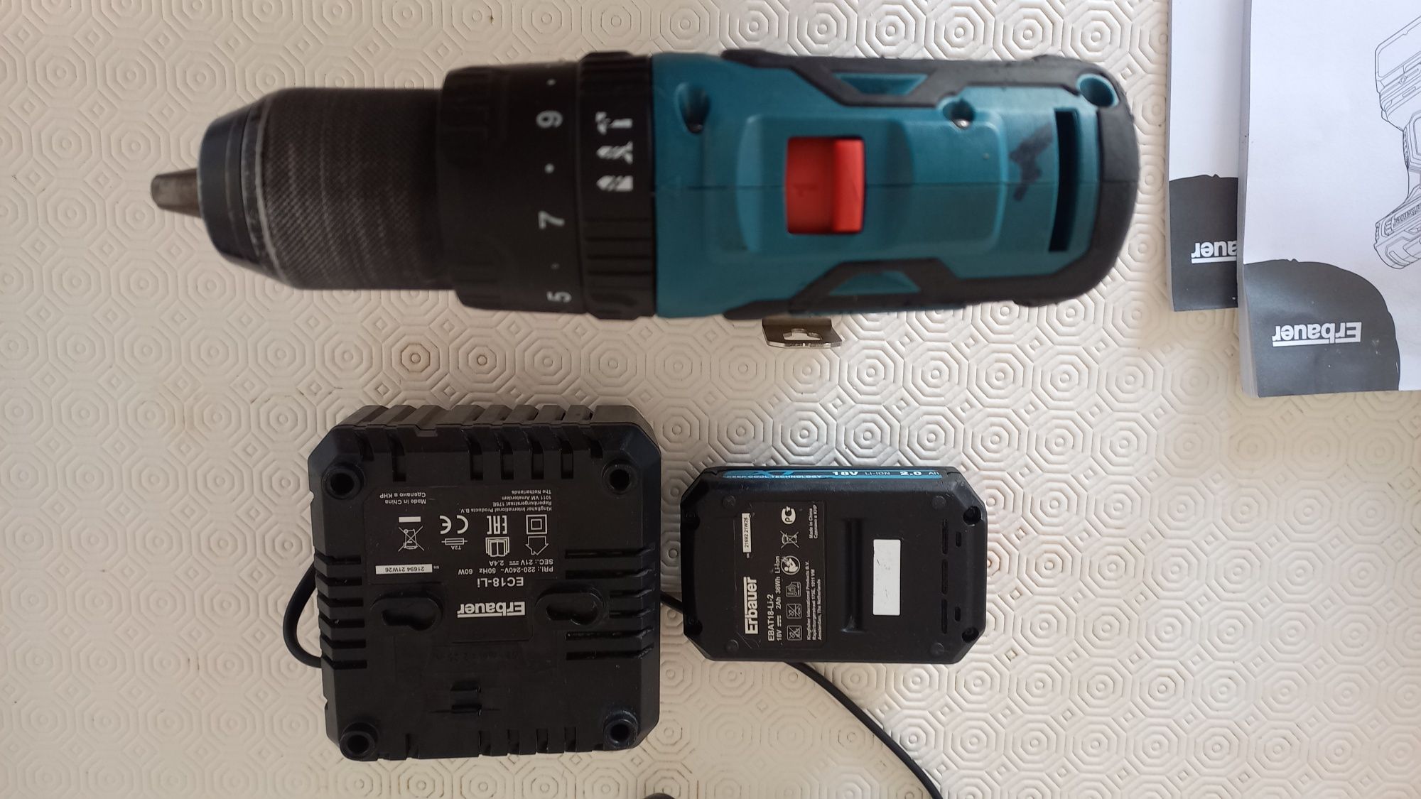 ER BAUER Europeo  18 V BERBEQUIN Aparafusadora 2 AMP. X2