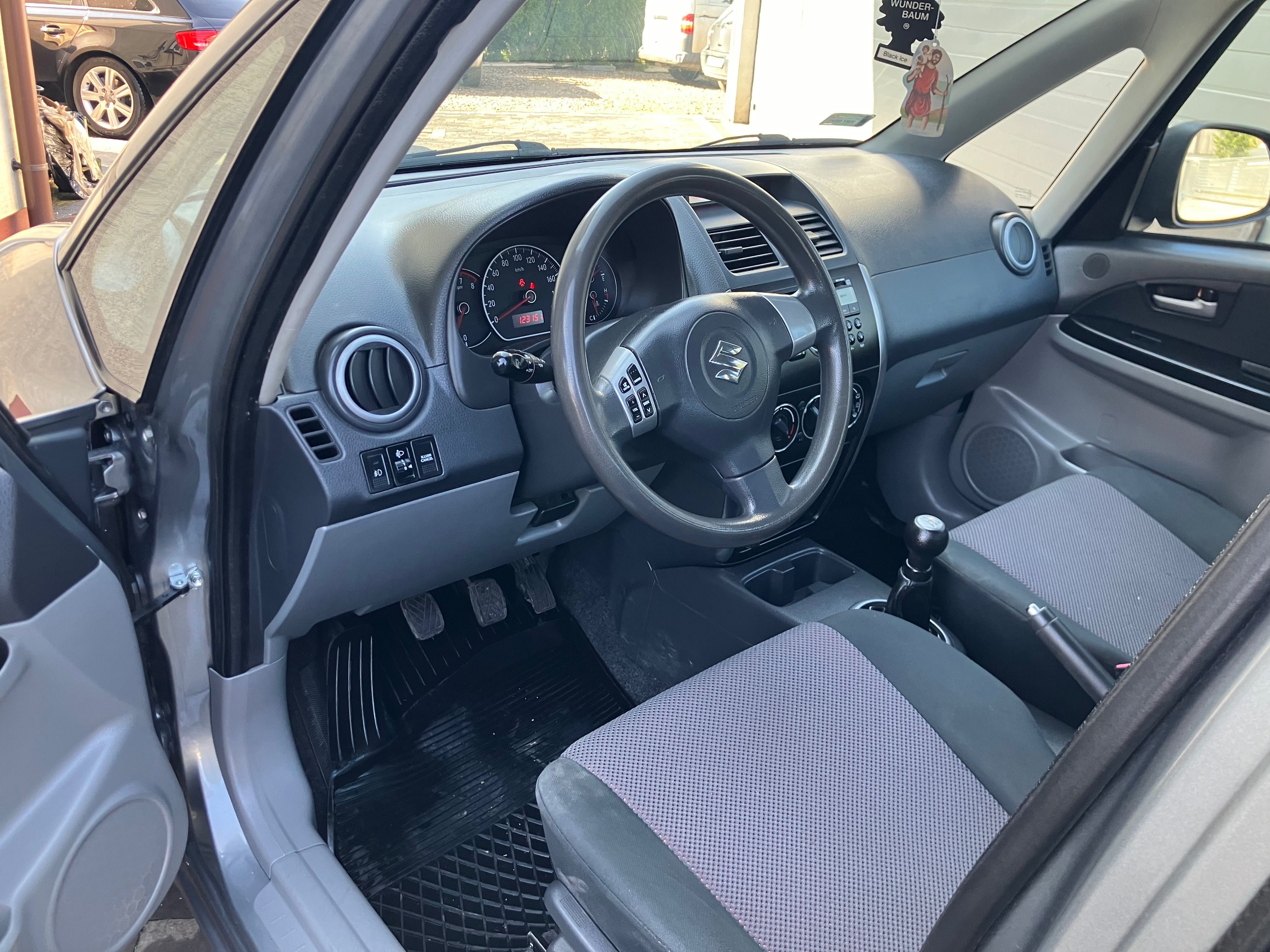 Suzuki SX4 1,6 benzyna