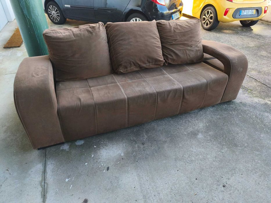 sofá 3 lugares com 2 pufs