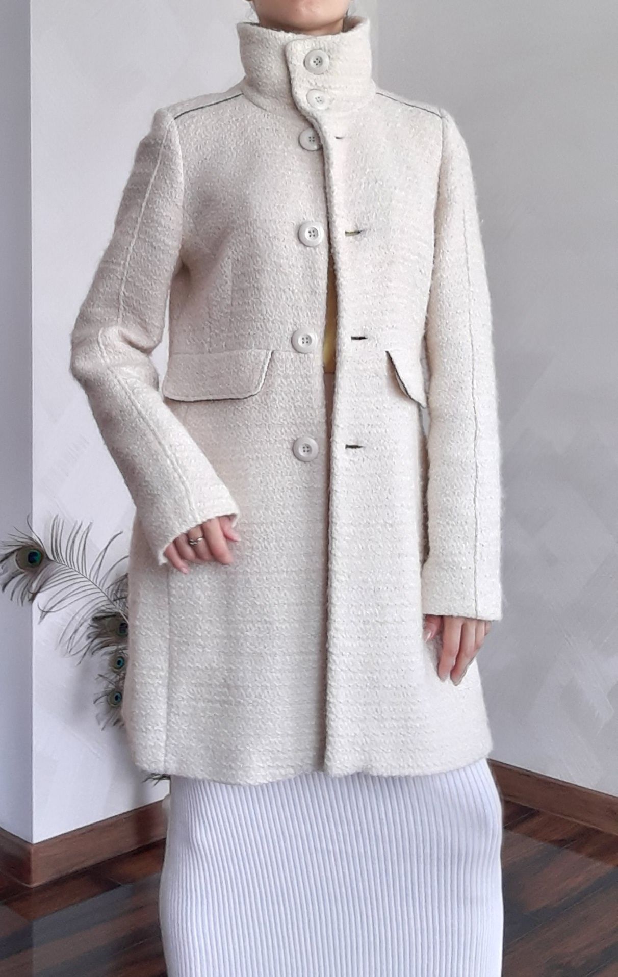 Woolen ecru cream winter coat Wełniany kremowy płaszcz