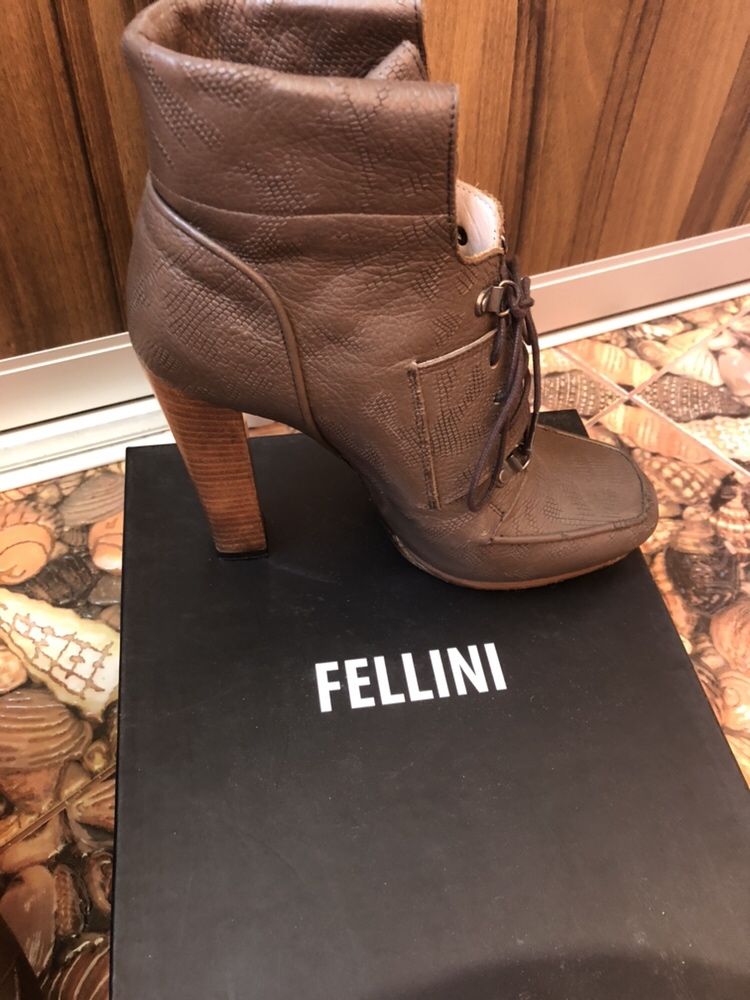 Ботильоны кожаные стильные Fellini